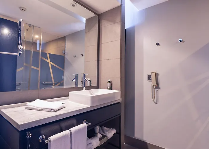 Wyndham Santiago Pettra